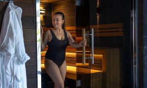 Деревянный душ с раздевалкой и подогревом: покупка, монтаж